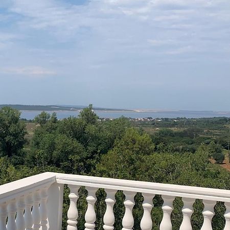 Apartmán Haus Lilli Mit Pool Ražanac Exteriér fotografie